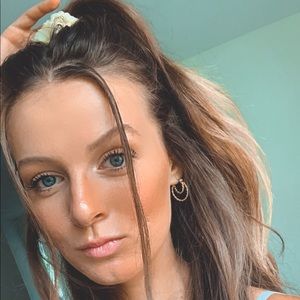 Meet your Posher, Michaela